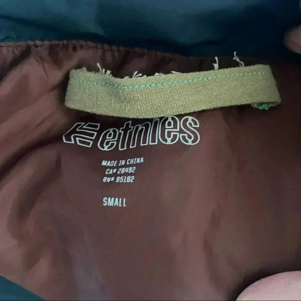 Eetnies S Gray‎ windbreaker with hidden hood full zip Skateboard jacket